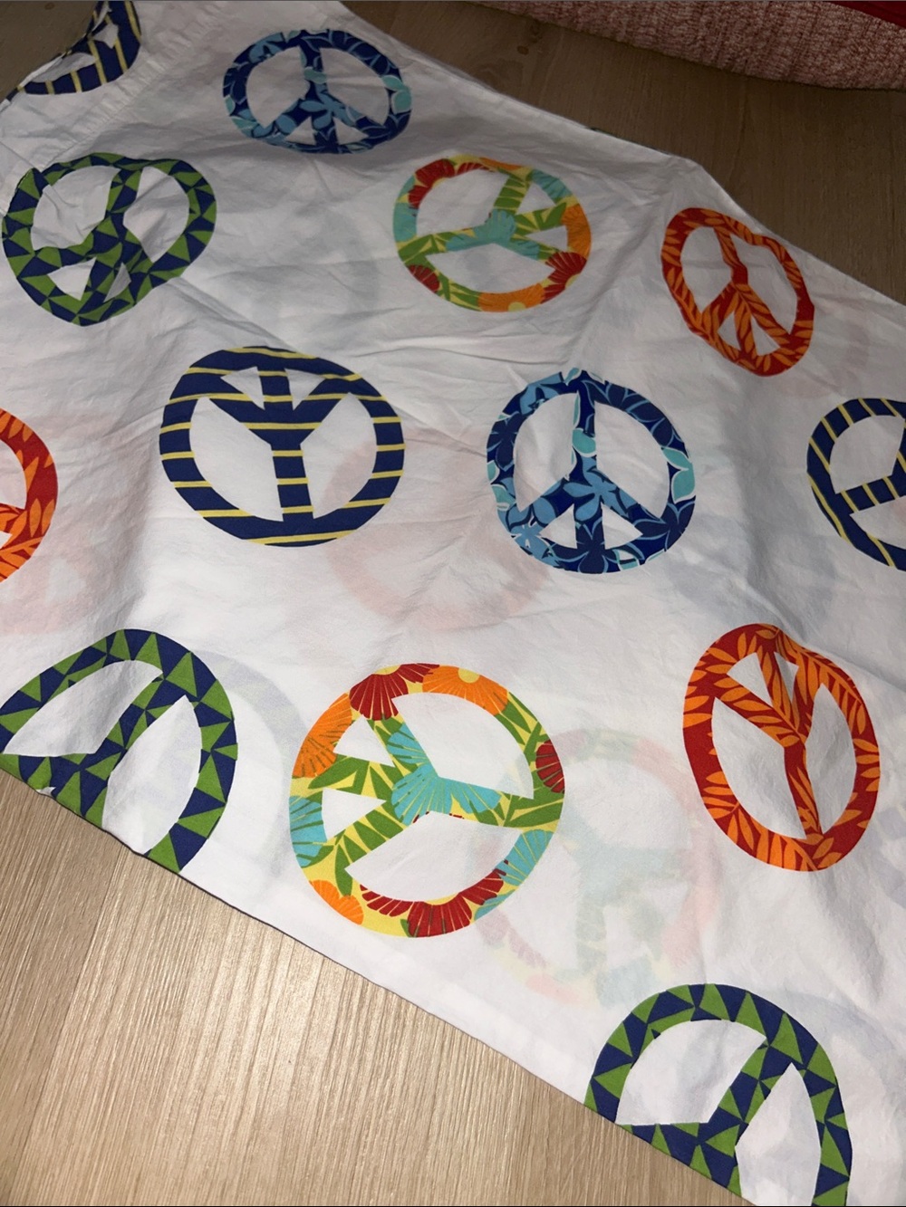 🦩Garnet Hill peace sign ☮️ pillowcases x 4